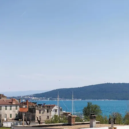 Three-bedroom Kastel Gomilica With Sea View 04 * Kastela