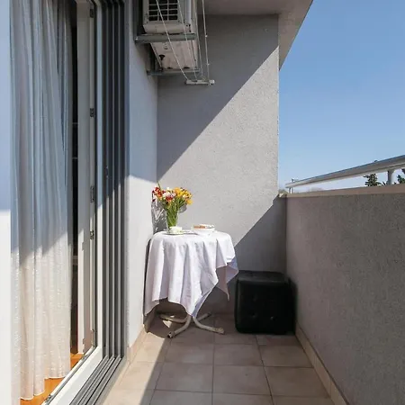 Three-bedroom Kastel Gomilica With Sea View 04 Apartment