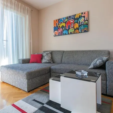 Three-bedroom Kastel Gomilica With Sea View 04