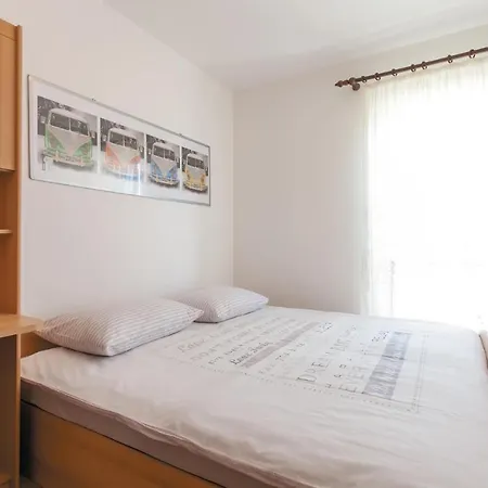 Apartment Three-bedroom Kastel Gomilica With Sea View 04 Kastela
