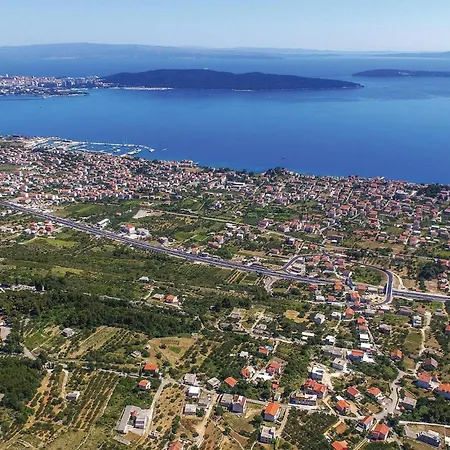Three-bedroom Kastel Gomilica With Sea View 04